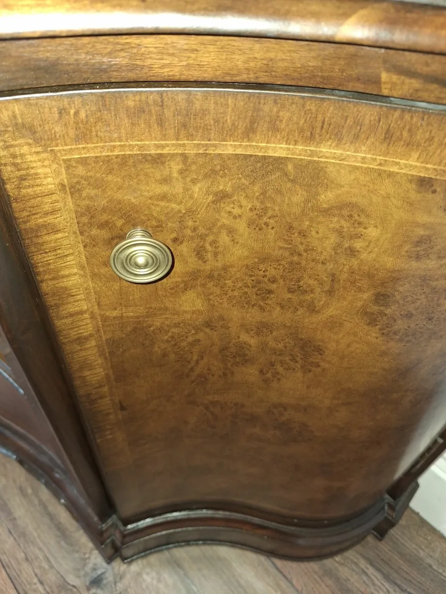 TV cabinet - Image 2