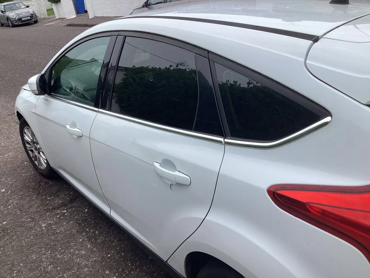 2011 Ford Focus Titanium - Image 3