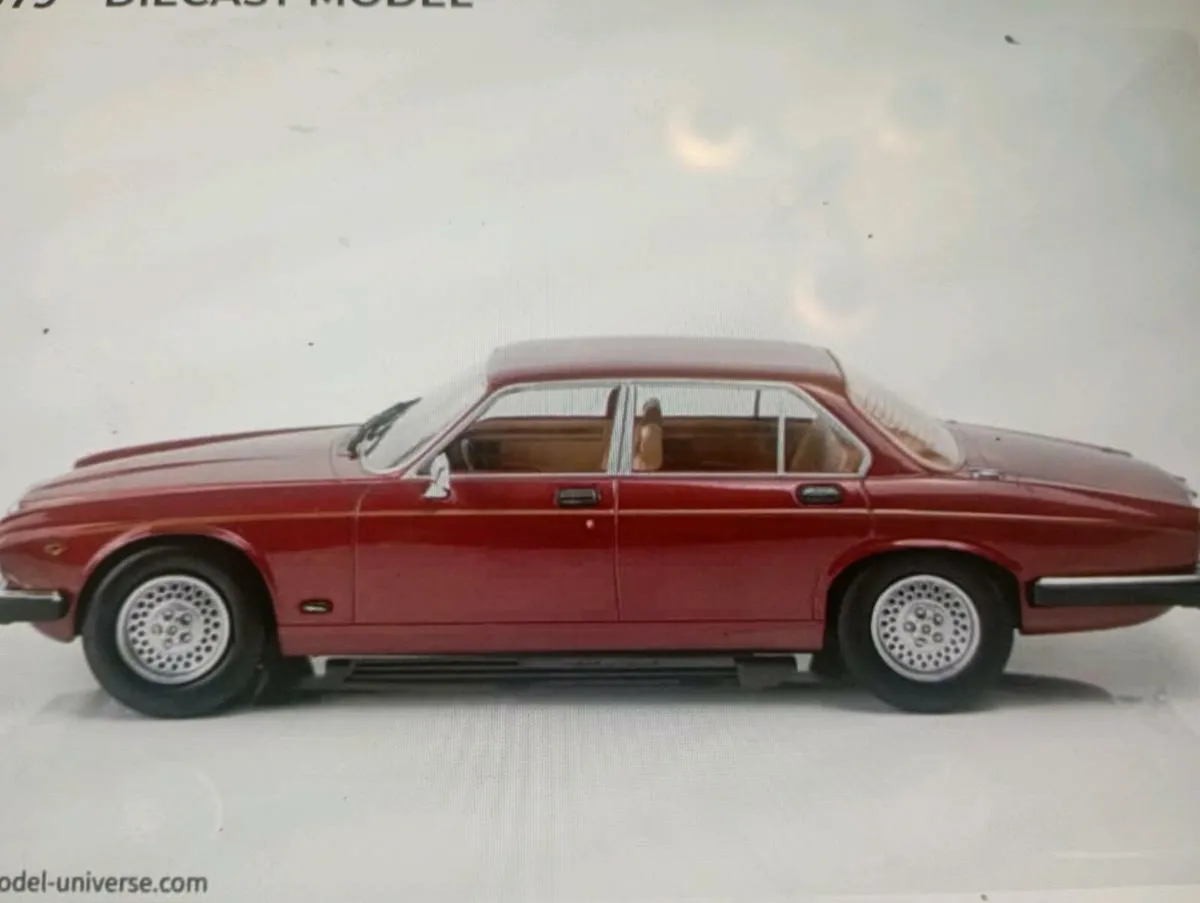 MCG 1-18 JAGUAR XJ SERIES III RED 1979 DIE-CAST - Image 4
