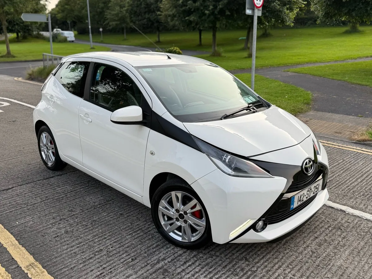 Toyota Aygo 1.0 VVT-I TSS X-PLAY 5DR 71BHP - Image 1