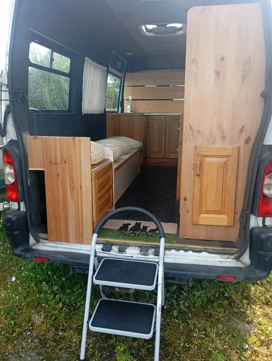 Nissan campervan - Image 2