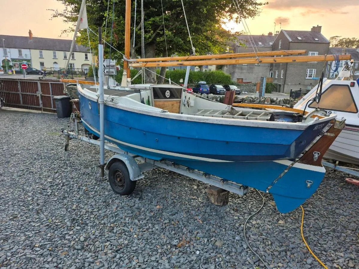 Cornish shrimper 19 sailing boat, trailer & engine - Image 4