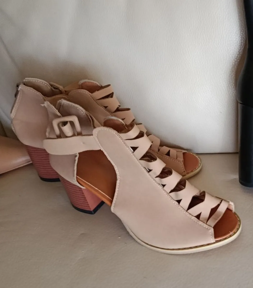 Nude Sandal Sz 40