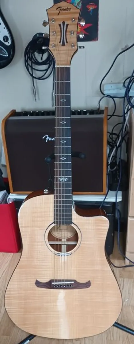 Fender T-Bucket 400-CE Electro-Acoustic Guitar - Image 1