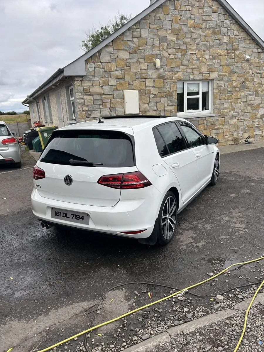 Volkswagen Golf 2016 - Image 1