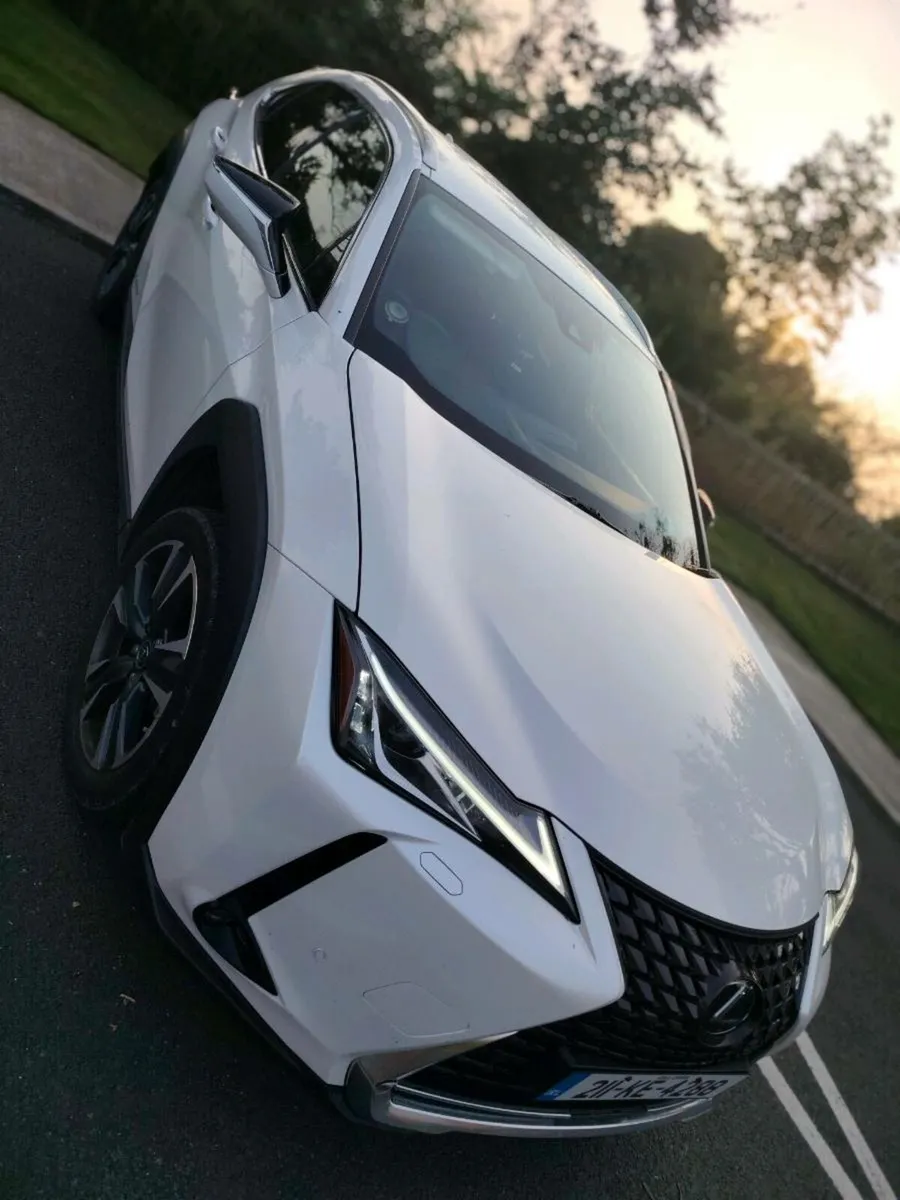 Lexus UX 250h - Image 3