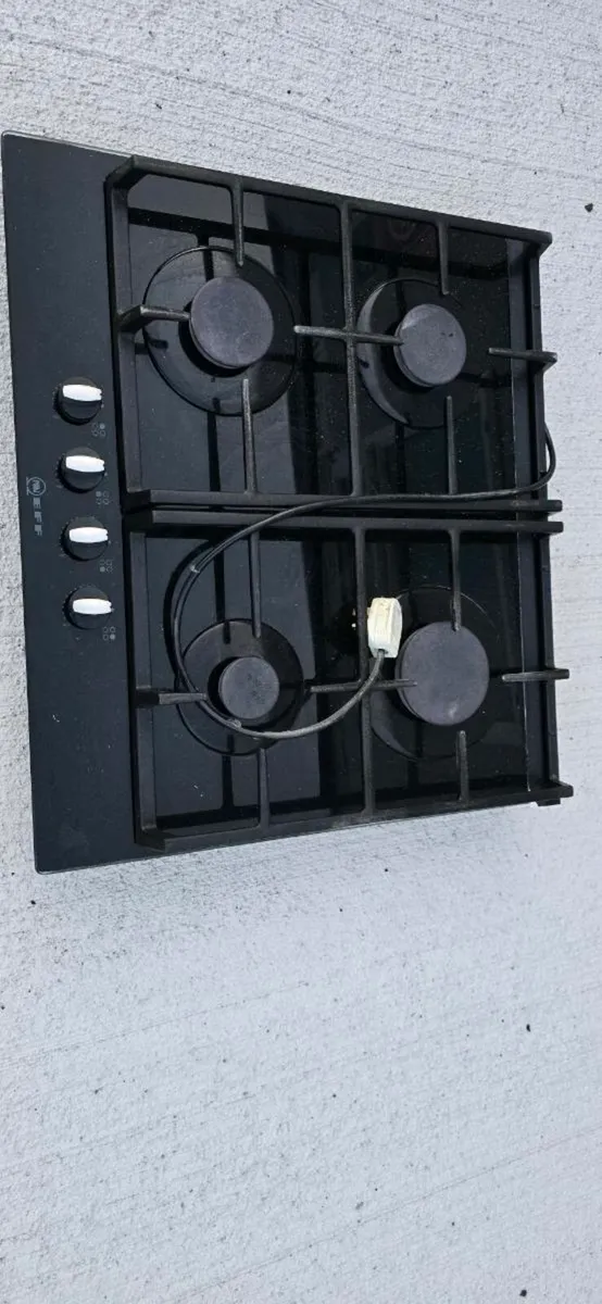 Neff  gas  4 ring gas hob - Image 1