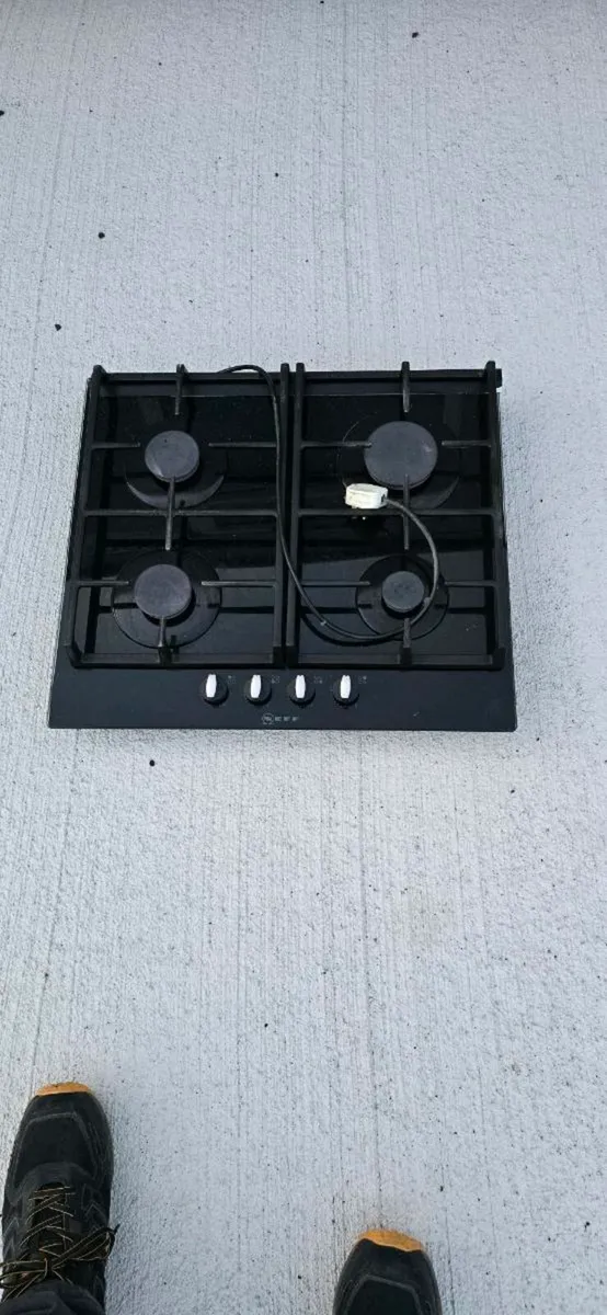 Neff  gas  4 ring gas hob - Image 3