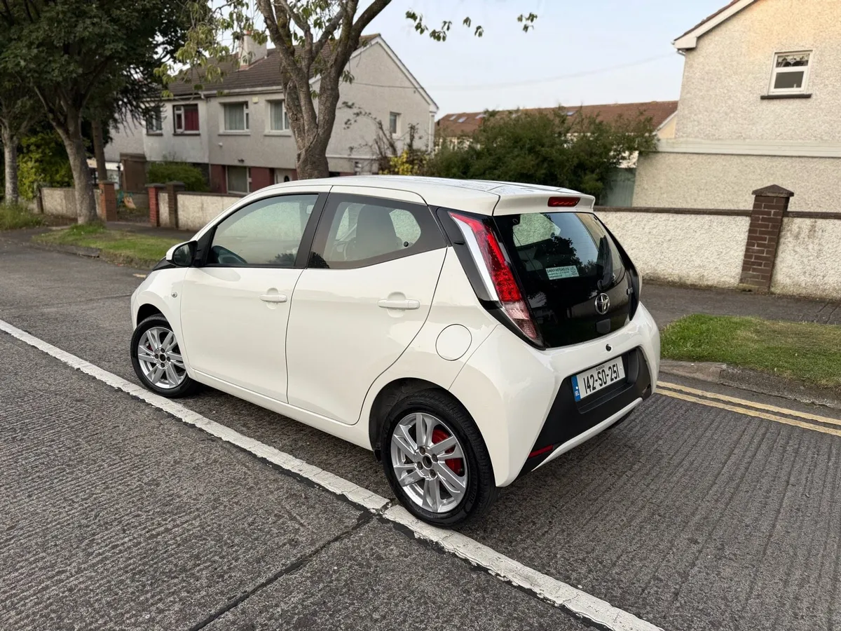 Toyota Aygo 1.0 VVT-I TSS X-PLAY 5DR 71BHP - Image 3