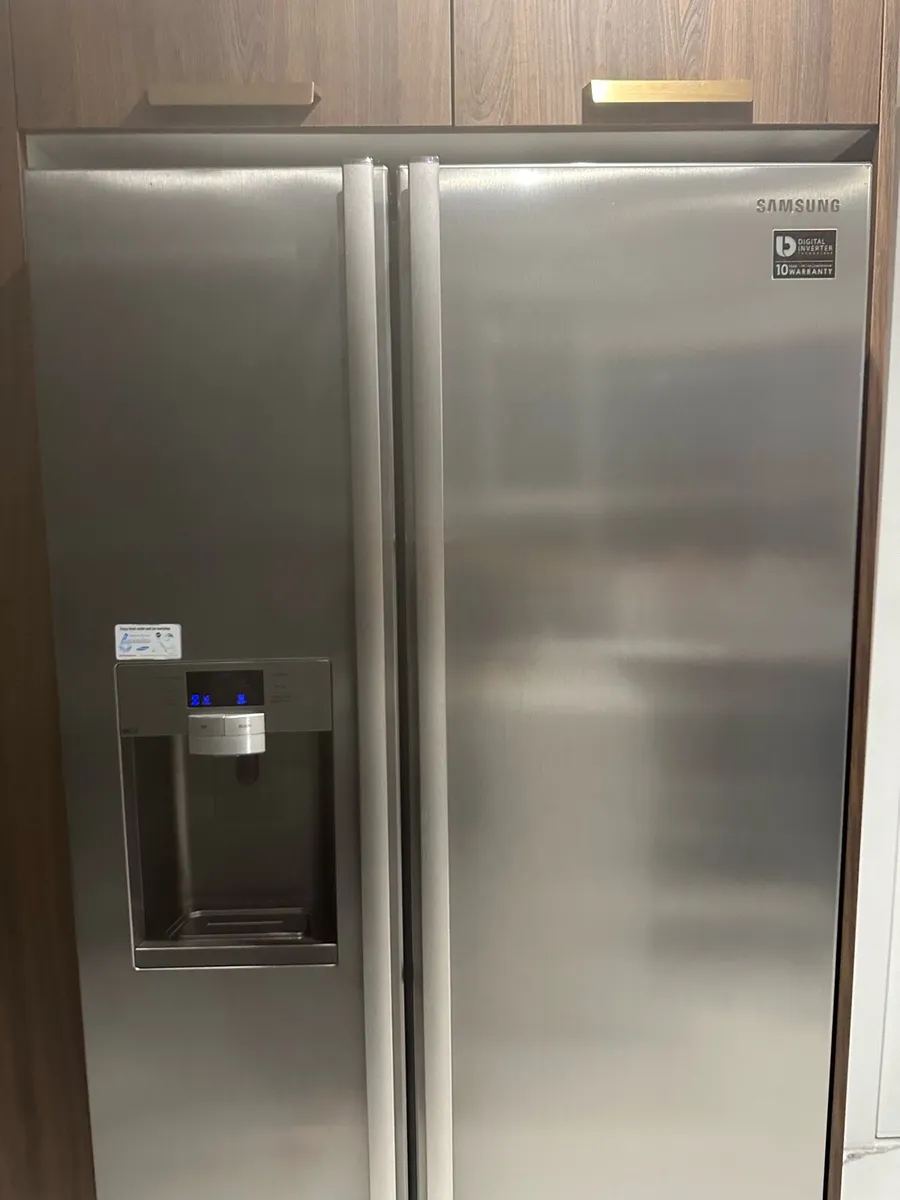 Kitchen appliances, American fridge Samsung - Image 1