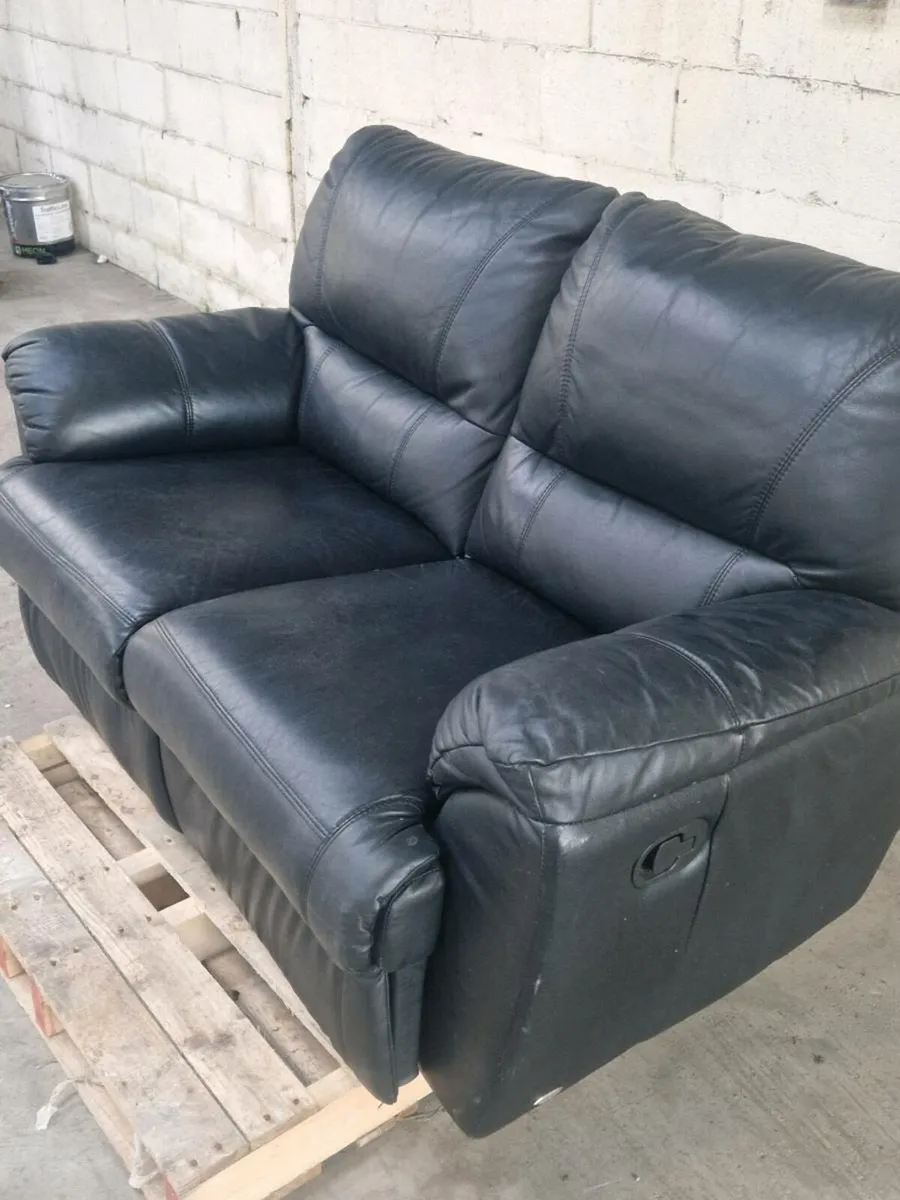 2 seater recliner - Image 1