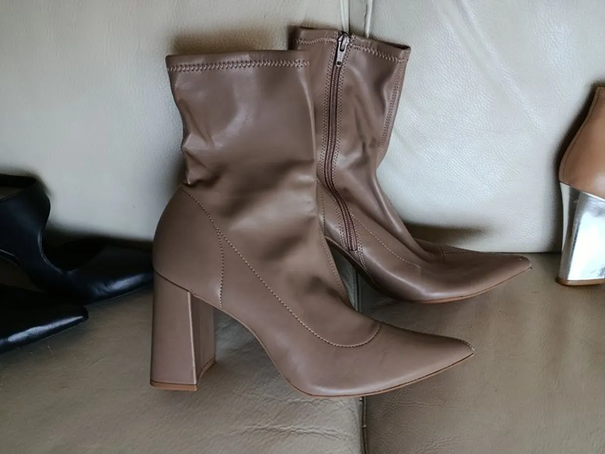 Biscuit Brown Boots Size 40