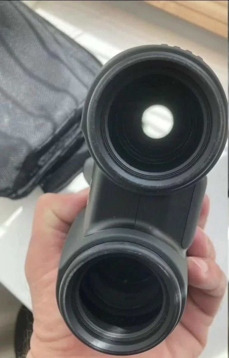 Canon 10x32 Binoculars - Image 3