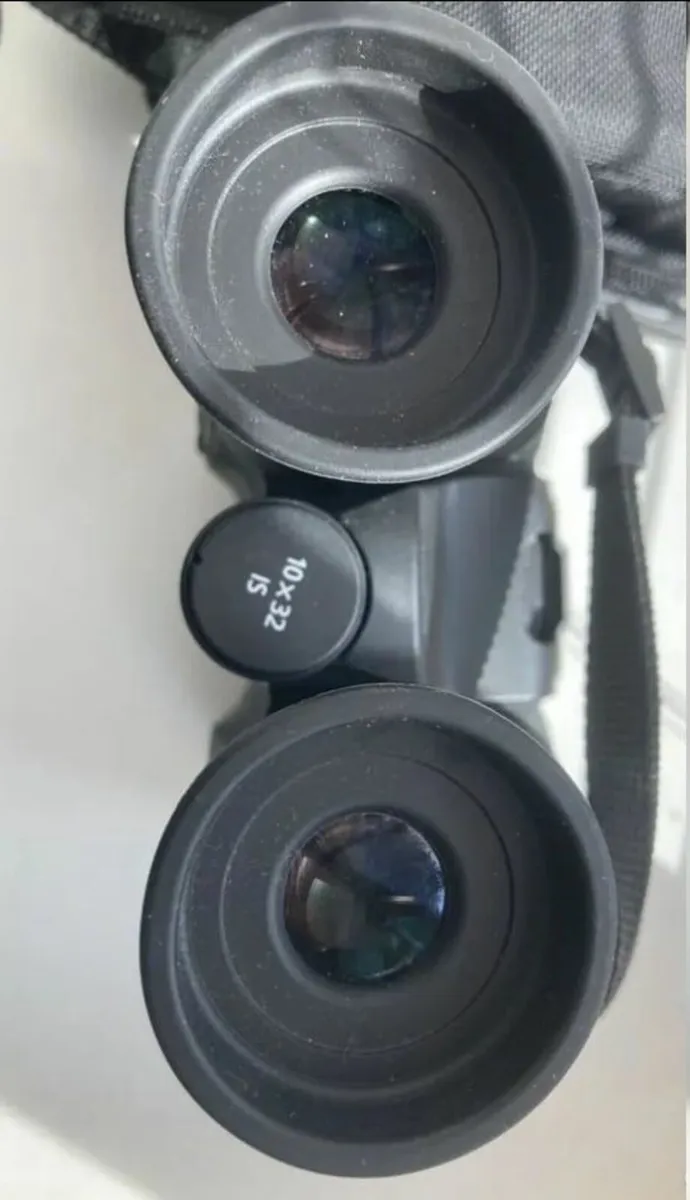 Canon 10x32 Binoculars - Image 4