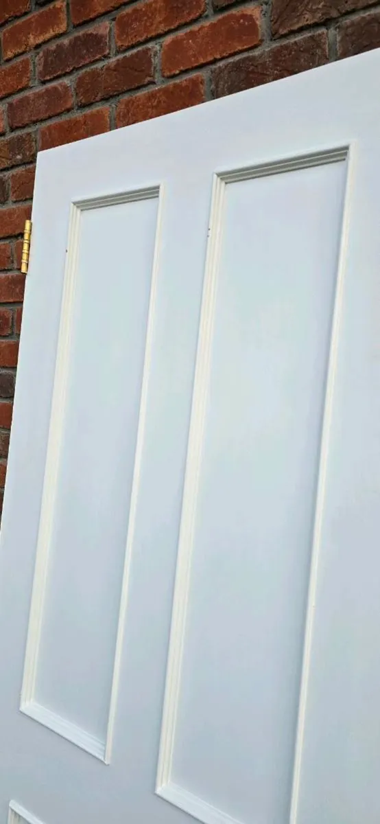 Solid 4 panel doors - Image 3