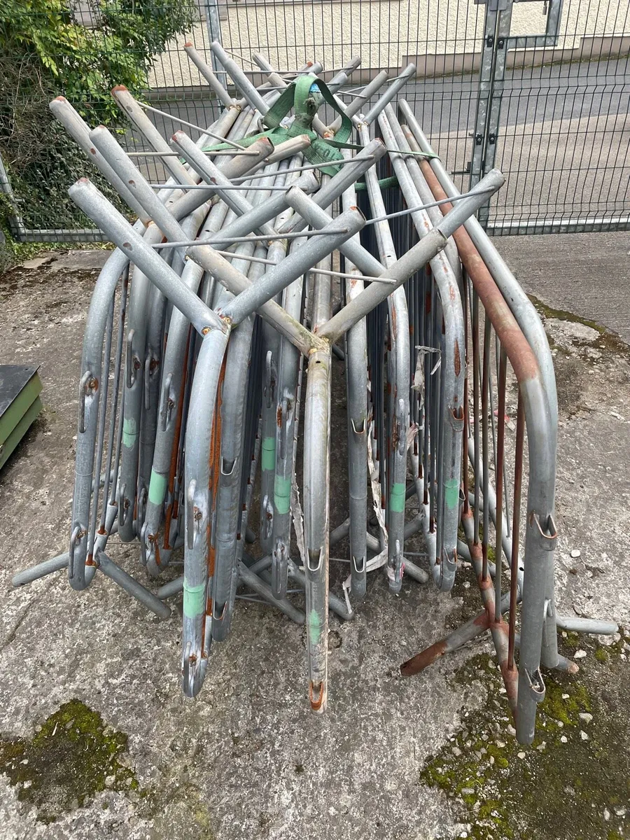 Crowd Control Barriers - Image 2
