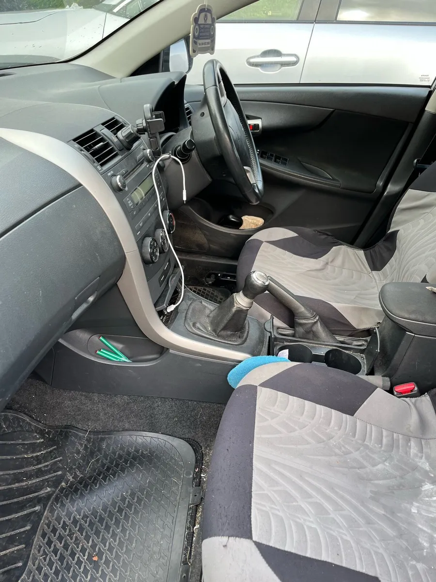 Toyota Corolla Car - Image 4