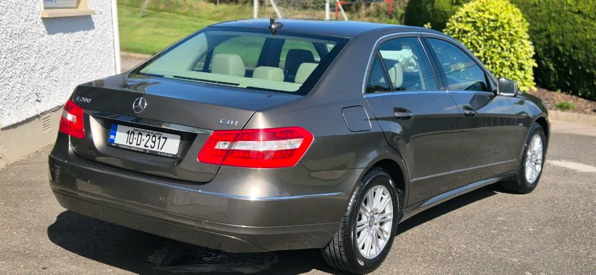 Mercedes Benz E200 (only 204kms) - Image 3