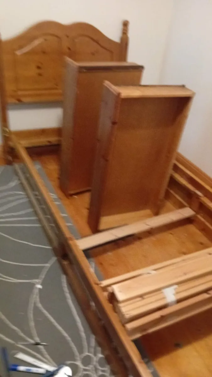 Pine wooden bed frame - Image 4