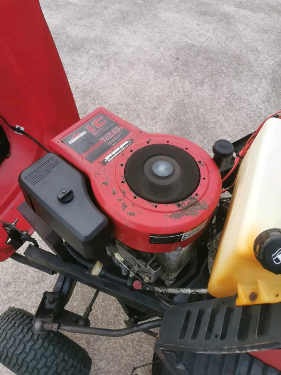 Ride on lawnmower - Image 3