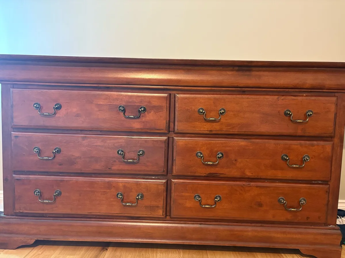 Chest of Drawers