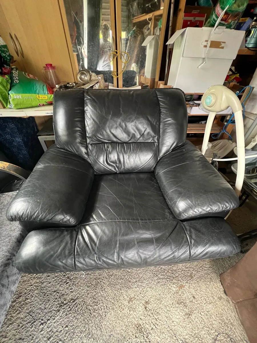 Couches - Image 2