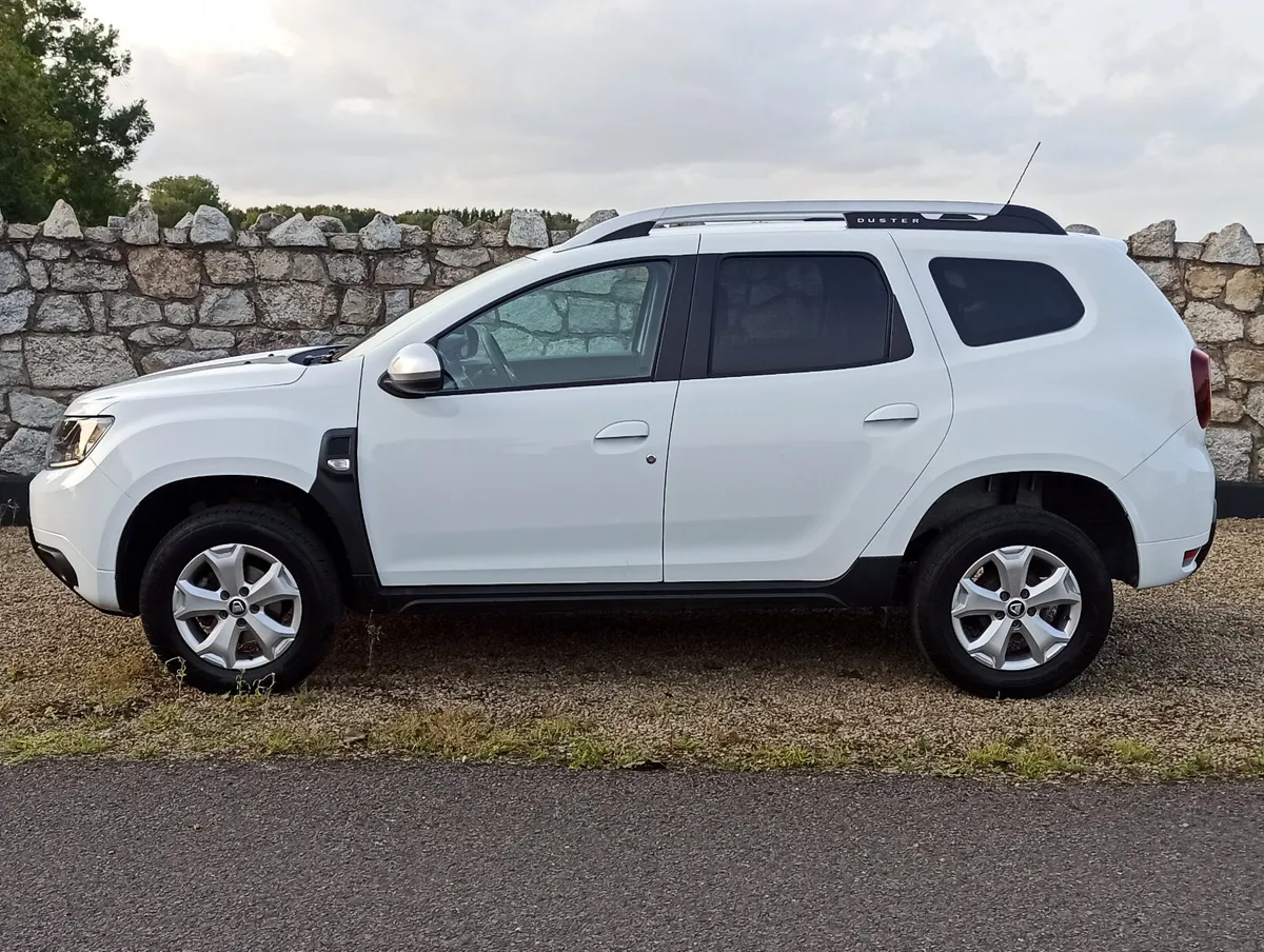 191 Dacia Duster Petrol Manual • low kms - Image 4