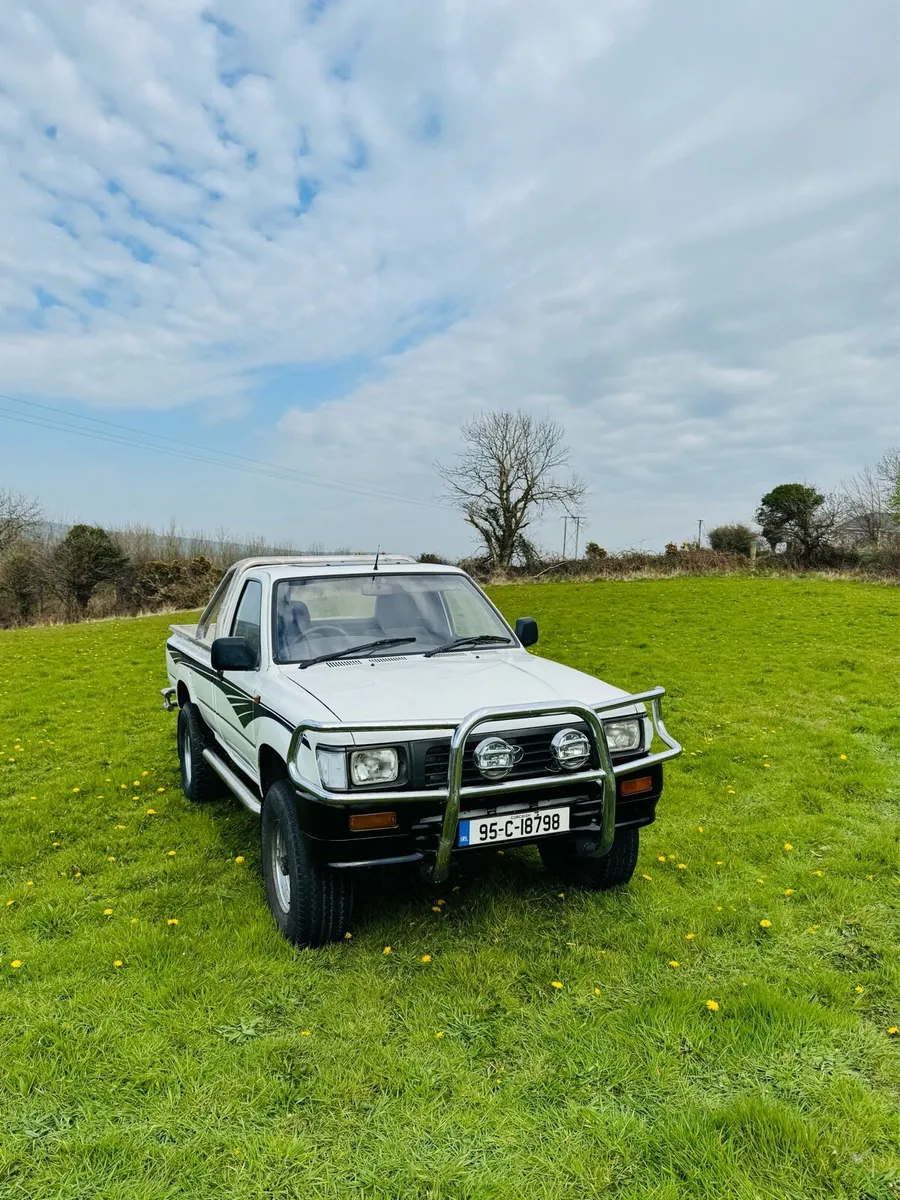 Toyota Hilux - Image 2