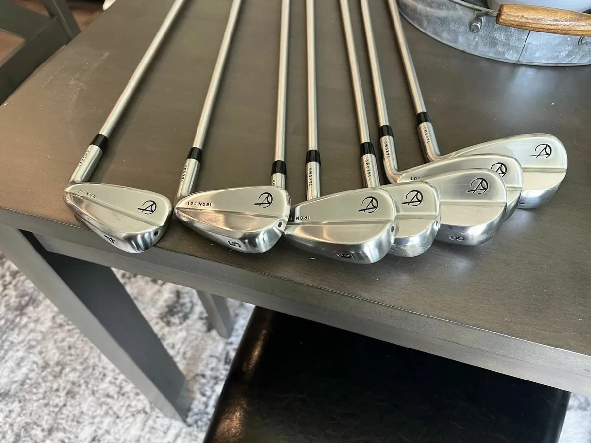 golf clubs Takomo 101 Irons 4-PW KBS C-Taper Tour - Image 1