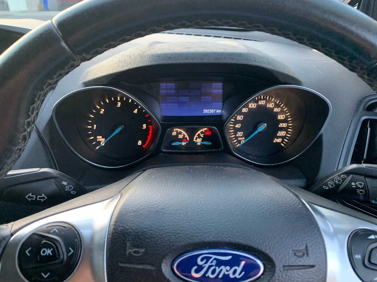 Ford Kuga 2014 Commercial - Image 4