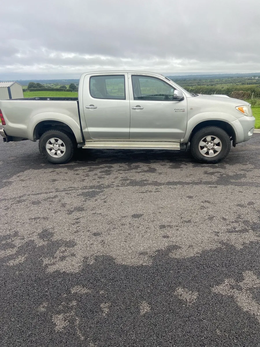 Toyota Hilux - Image 1