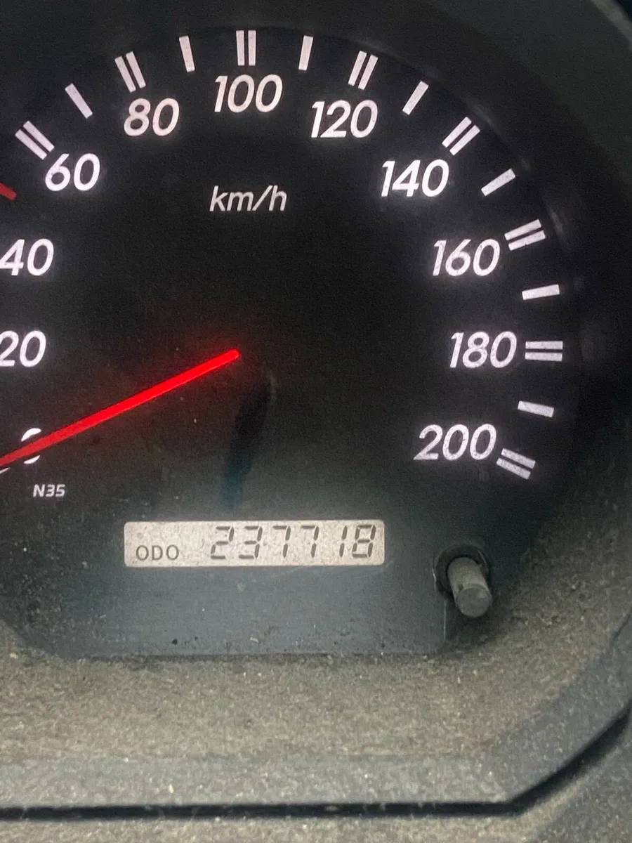 Toyota Hilux - Image 2