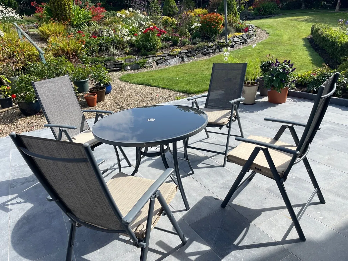 Patio table and 4 chairs - Image 1