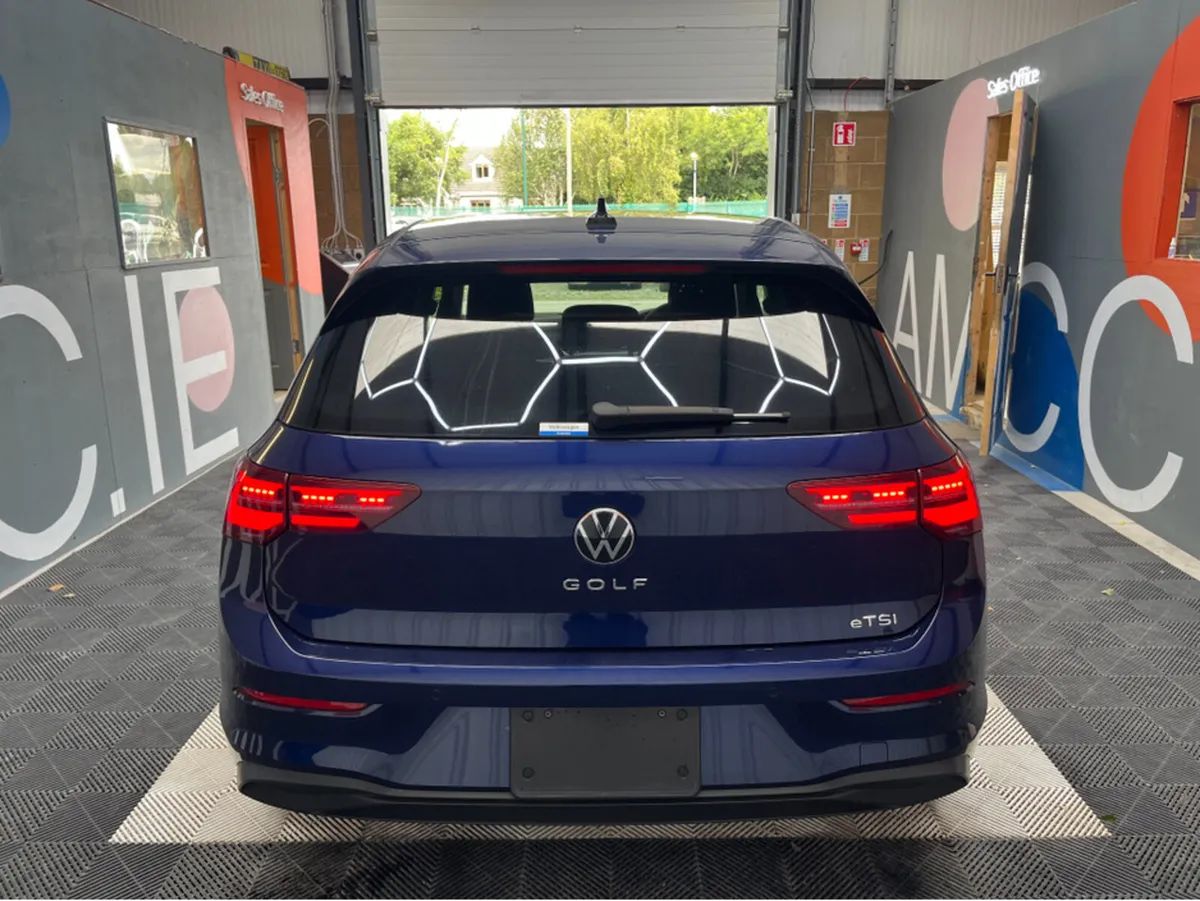 Volkswagen Golf 1.0 ETSI ACTIVE / 30k KMs / REVERS - Image 4