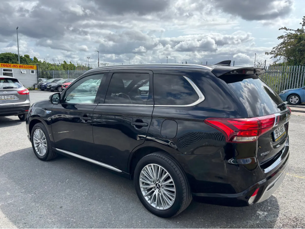 Mitsubishi Outlander 2.4 4H PHEV 132BHP 5 5DR AUTO - Image 3