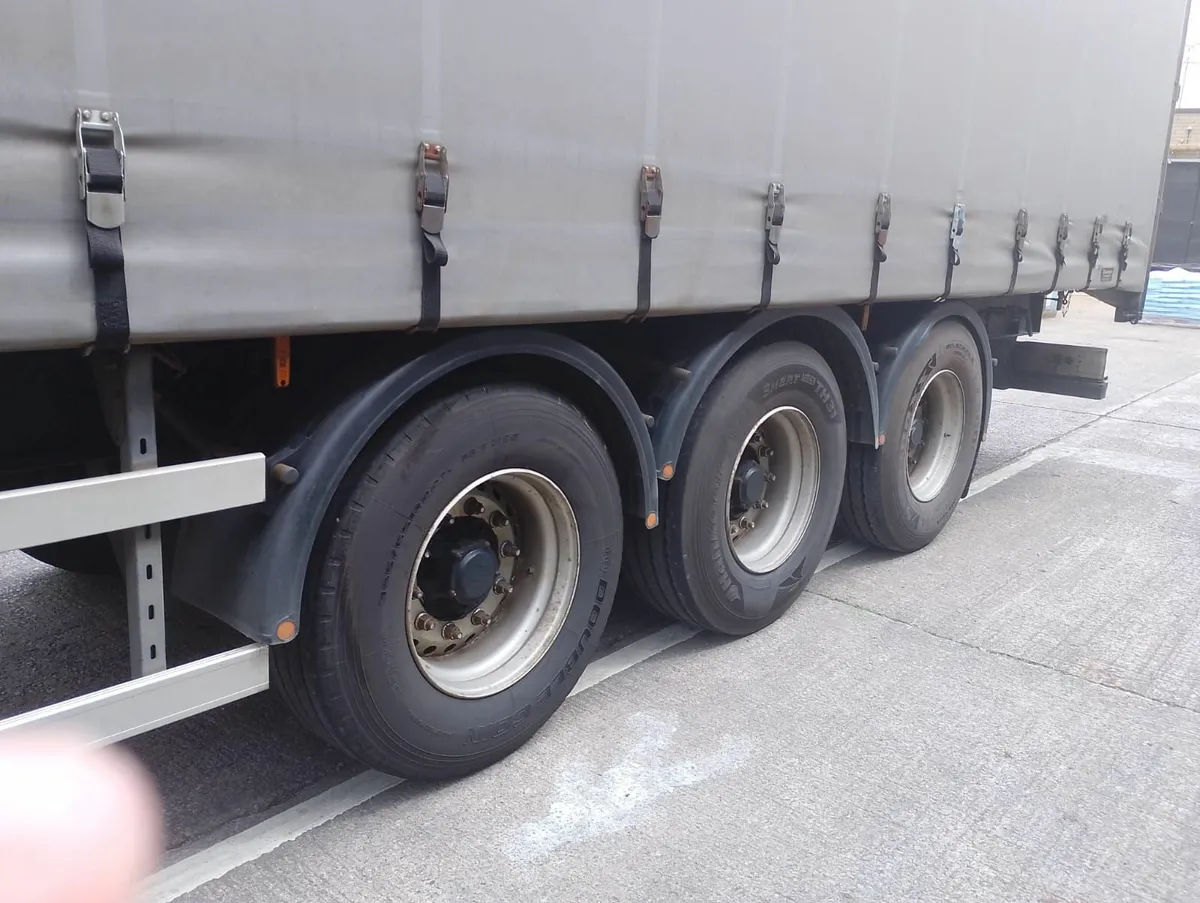 2009 Montracon Curtainsider Trailer - Image 1