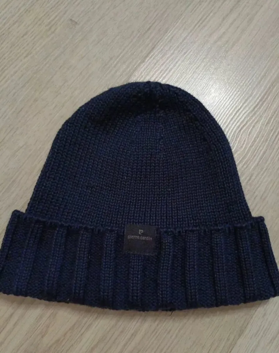 Woolen hat - Image 1