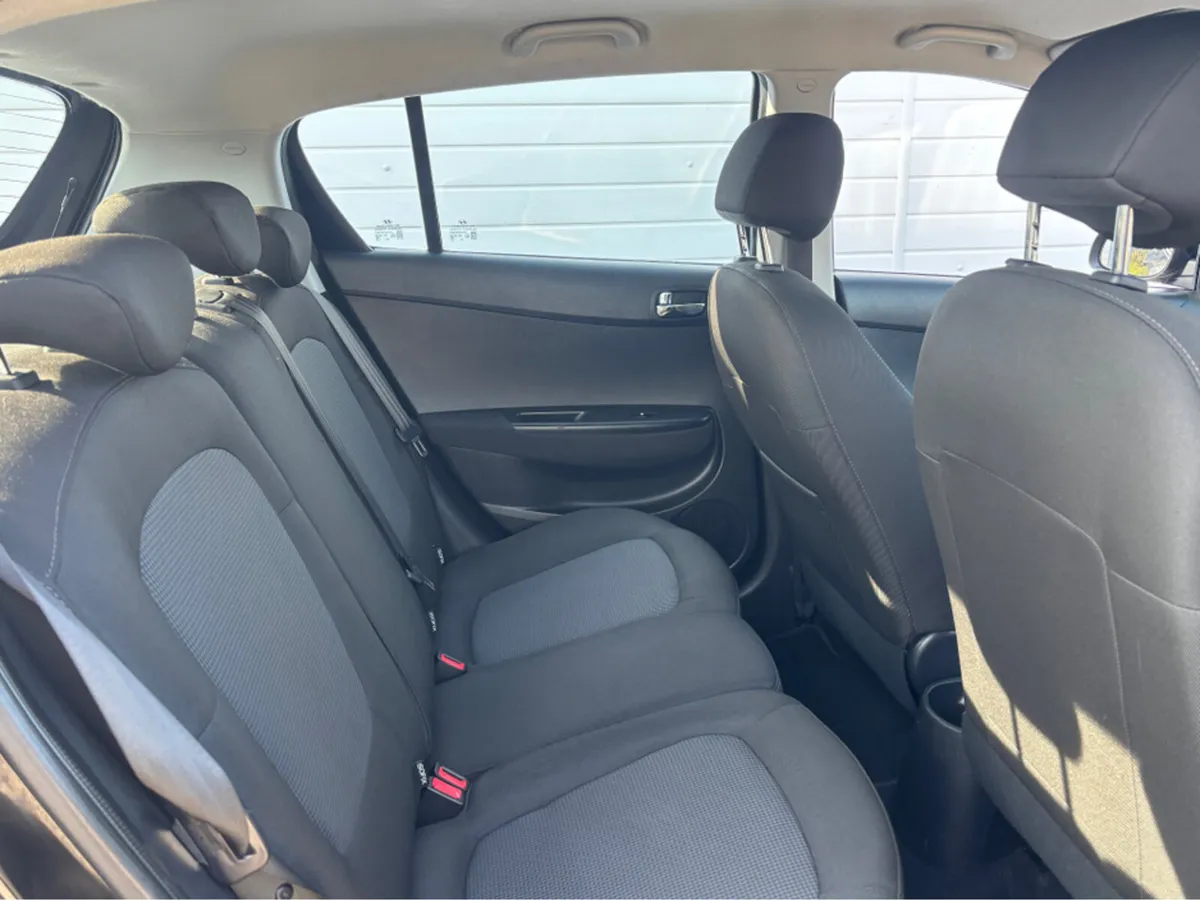 Hyundai i20 ACTIVE 84BHP 5DR 85PS - Image 4