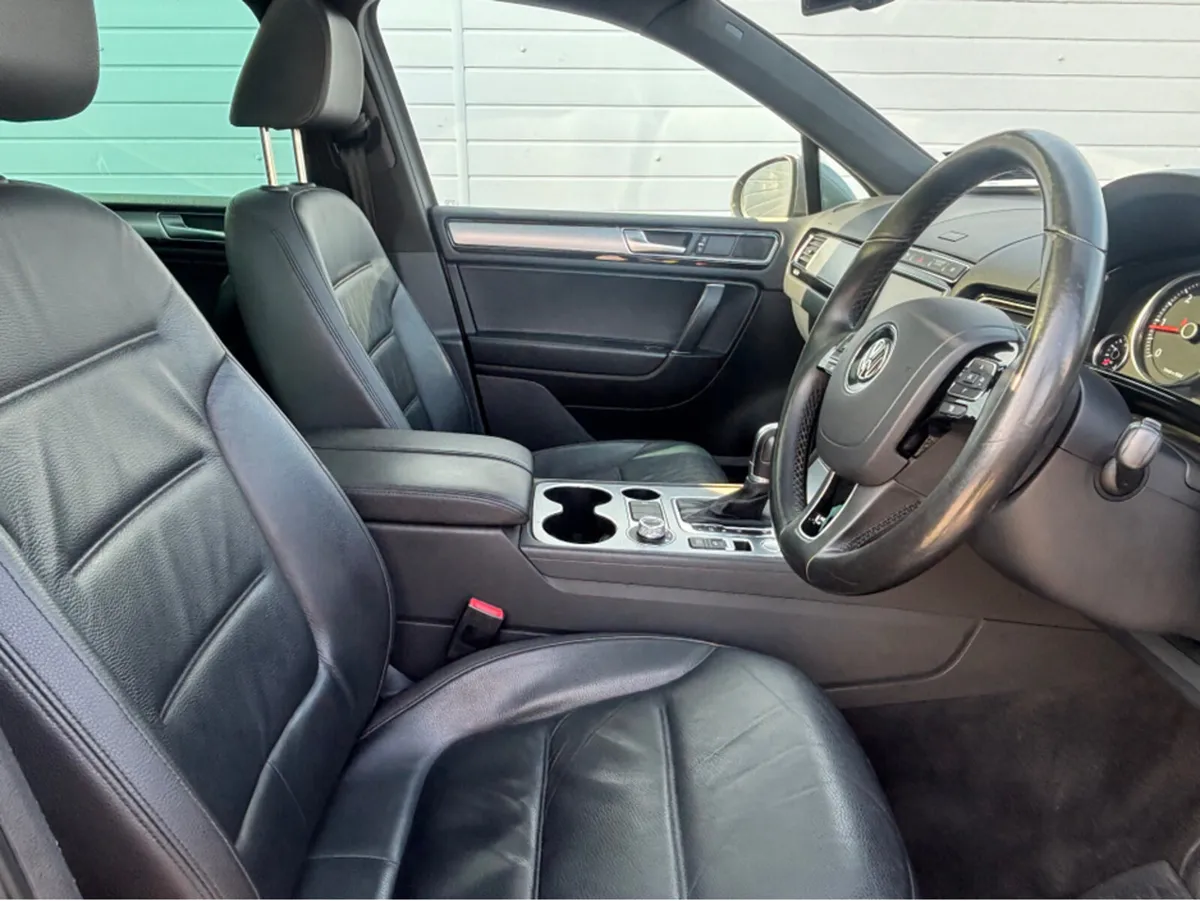 Volkswagen Touareg 3.0 TDI V6 R-LINE BLUEMOTION 25 - Image 2