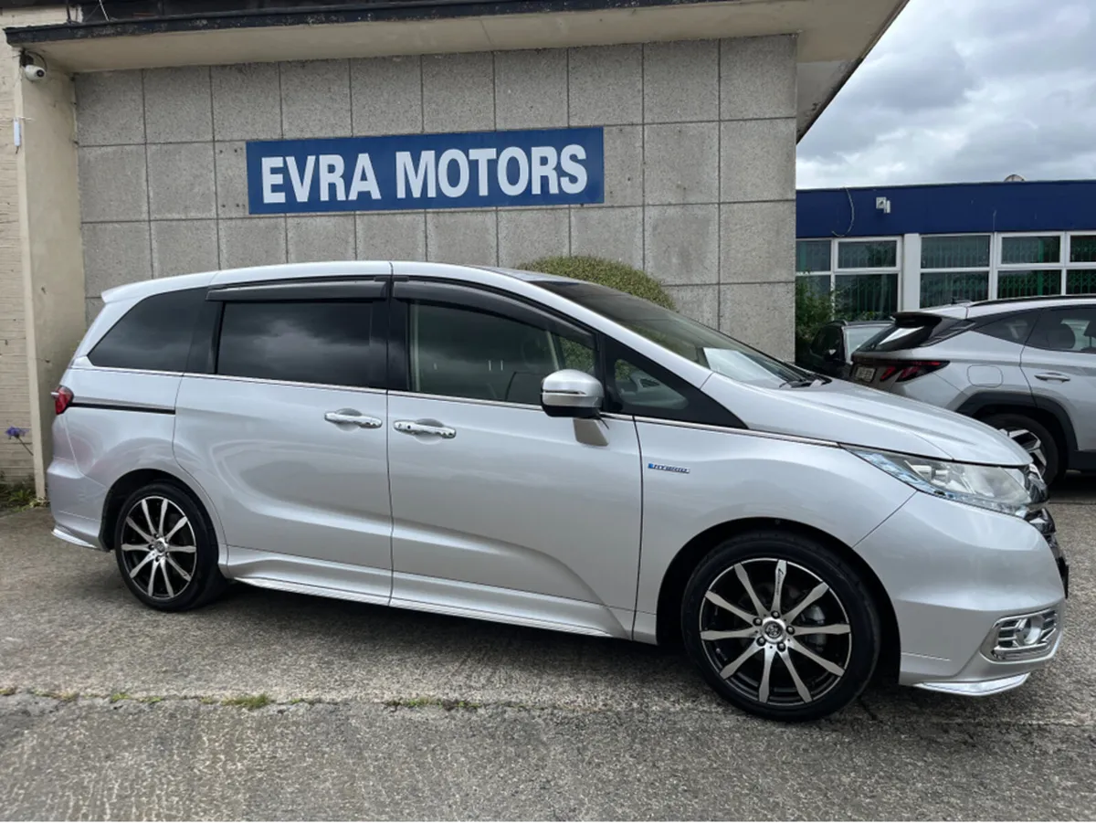 Honda Odyssey ABSOLUTE 7 SEATER AUTOMATIC HYBRID 2 - Image 3