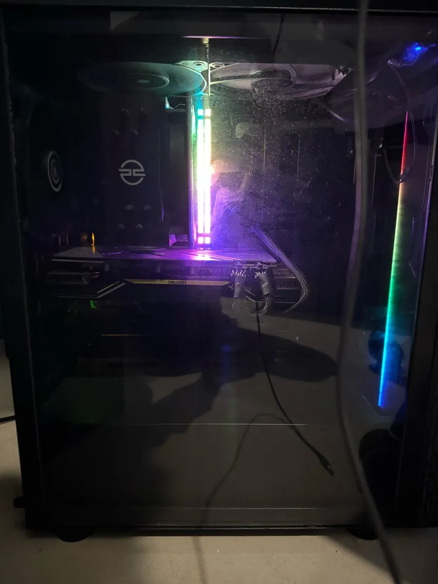 Gaming pc + Monitor - Image 2