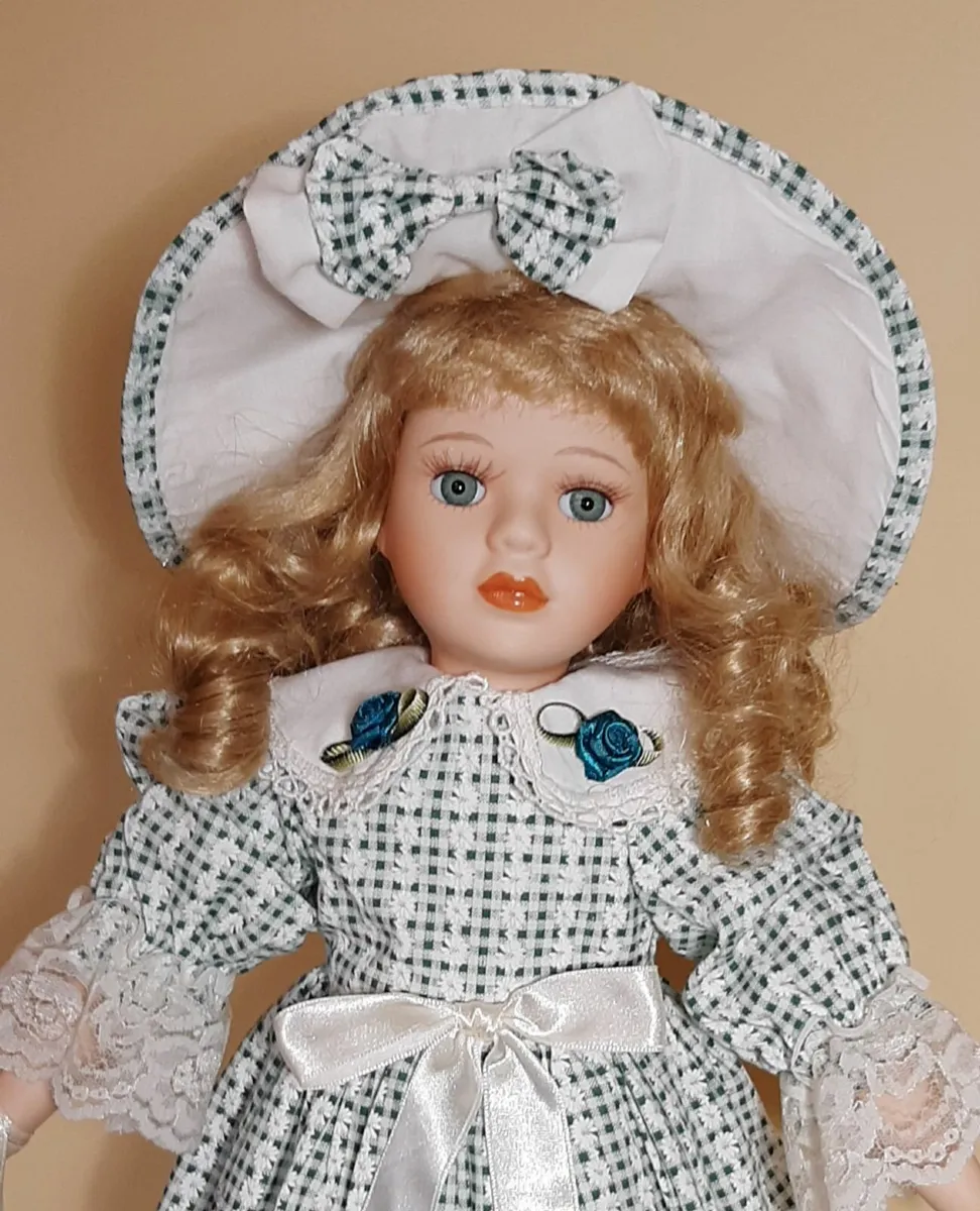 Porcelain doll - Image 1