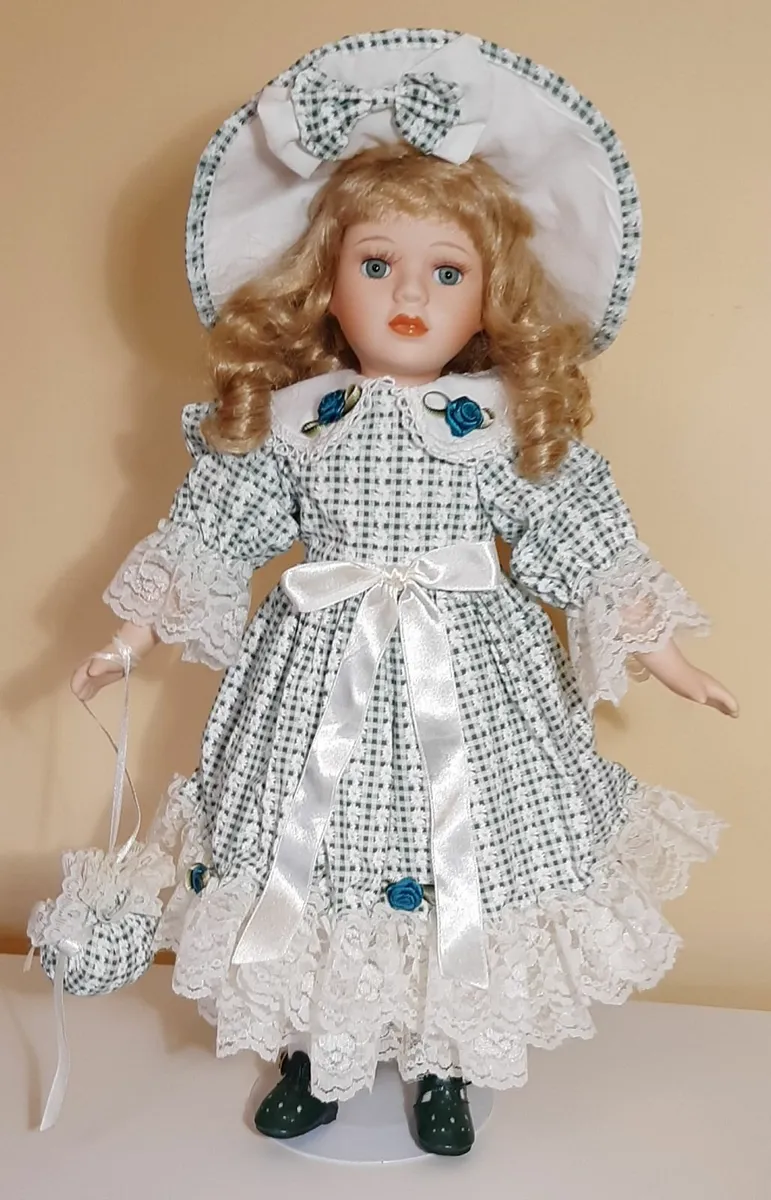 Porcelain doll - Image 2