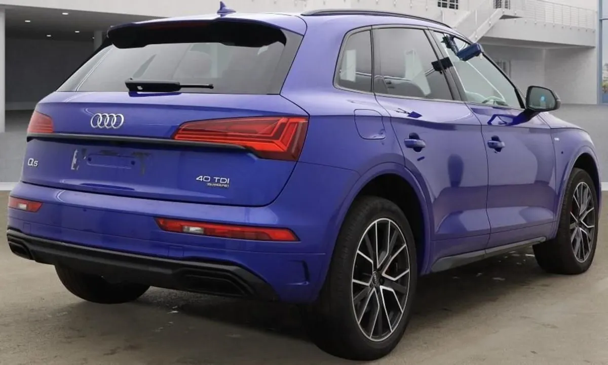Audi Q5 2.0 TDI 40 Edition 1 SUV 5dr Diesel S Tro - Image 3