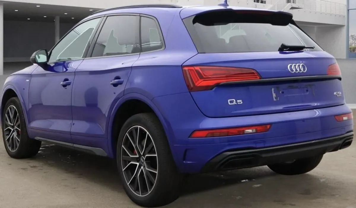 Audi Q5 2.0 TDI 40 Edition 1 SUV 5dr Diesel S Tro - Image 4