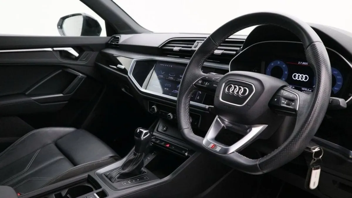 Audi Q3 2.0 TDI 35 Black Edition SUV 5dr Diesel S - Image 4