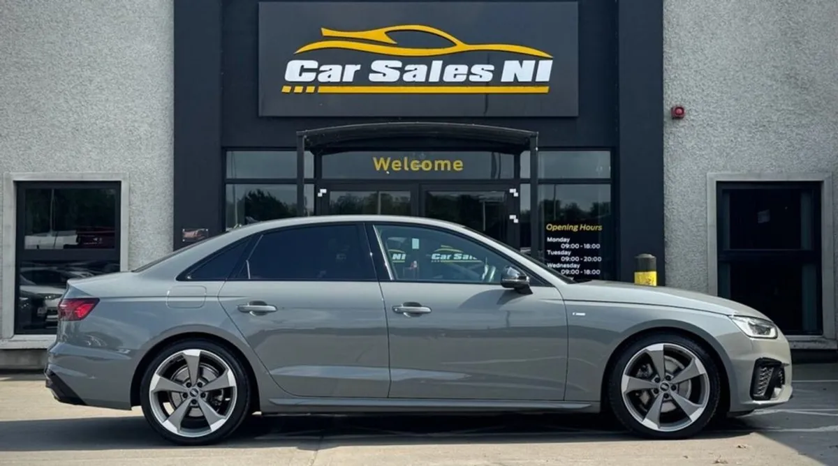 Audi A4 2.0 TDI 35 Black Edition Saloon 4dr Diese - Image 3