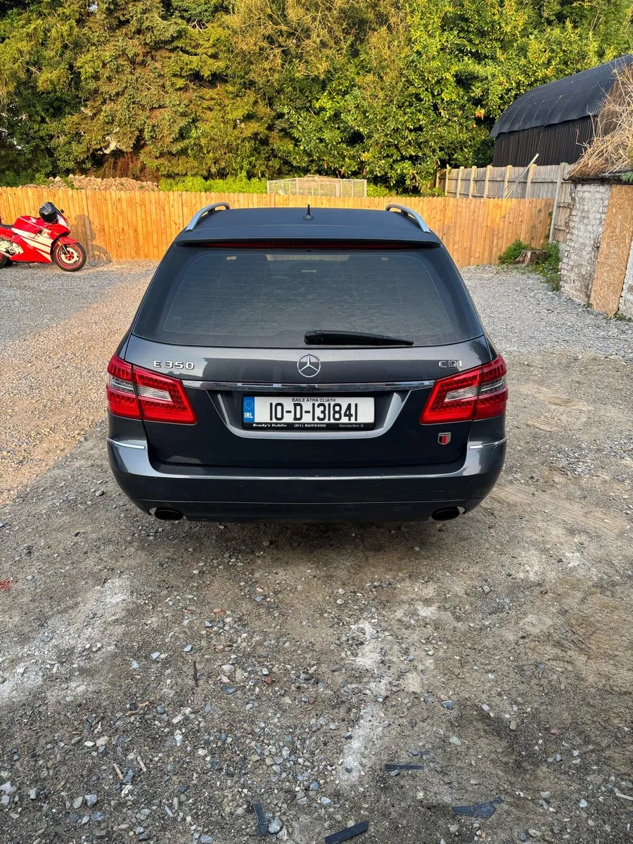 2010 Mercedes E350 - Image 4