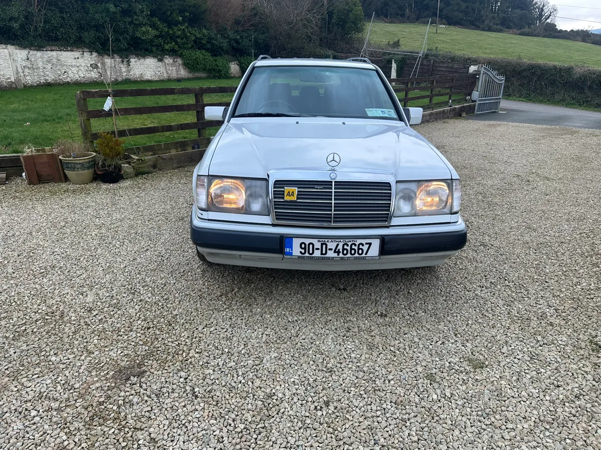 Selection of Vintage Mercedes cars - Image 2