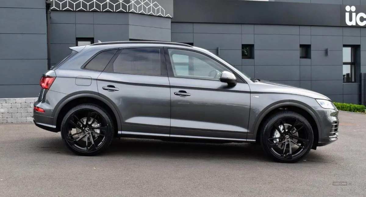 Audi Q5 2.0 TDI 40 S Line - Image 4